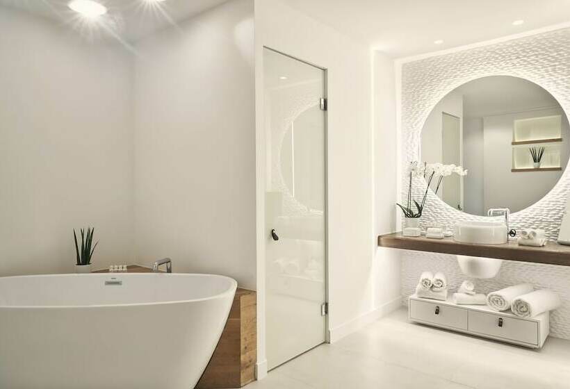 Suite Vista Mar, Nikki Beach Resort & Spa Santorini