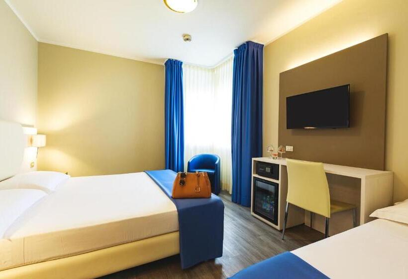 غرفة قياسية ثلاثية, Oleggio Malpensa