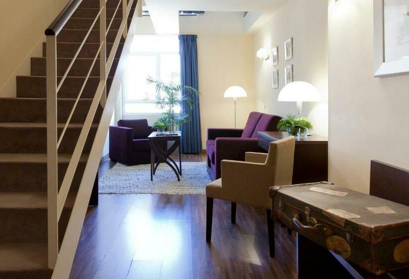 اتاق لوکس با چشمانداز, Rice Palacio De Los Blasones