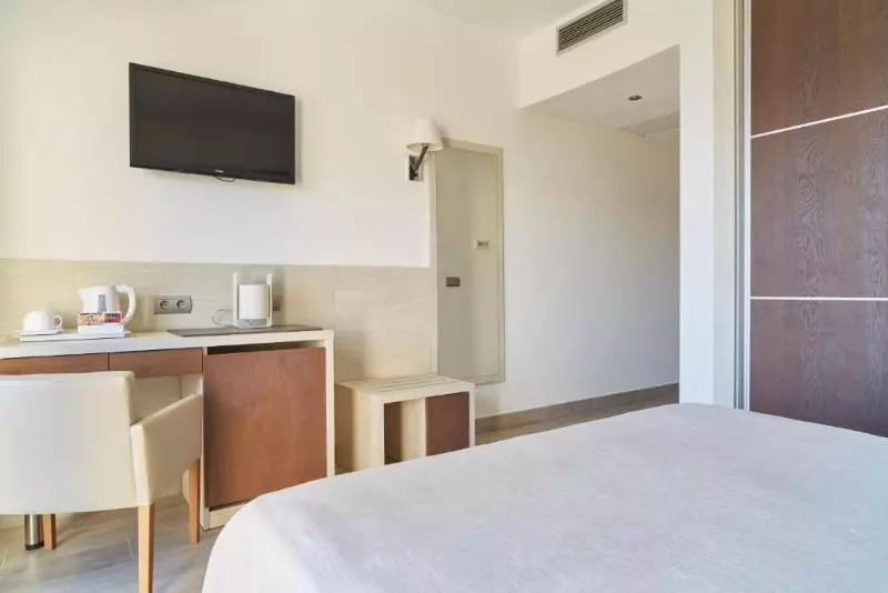 اتاق سوپریور با چشم‌انداز دریا, Invisa Hotel Club Cala Verde