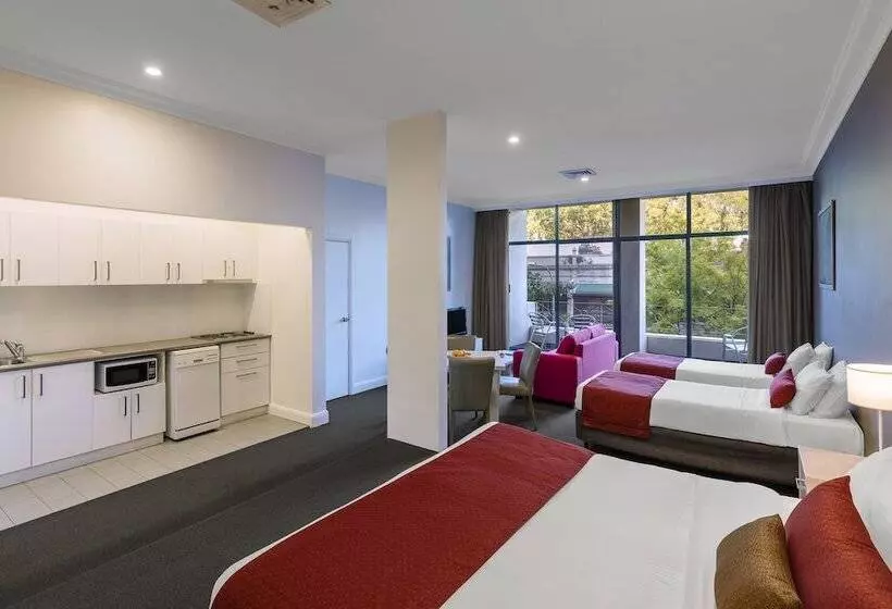 スタンダードスタジオ, Nesuto Woolloomooloo