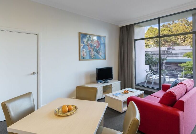 Студия Стандарт, Nesuto Woolloomooloo