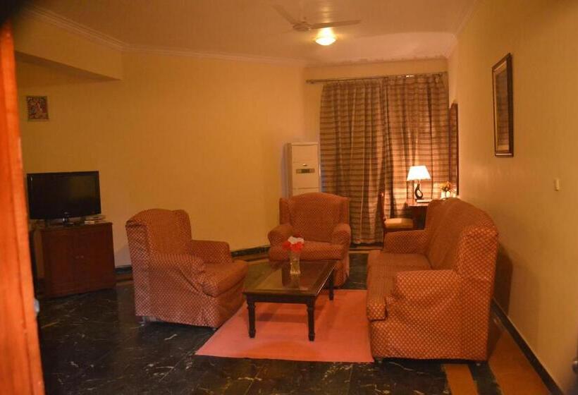 سوییت, The Royal Residency