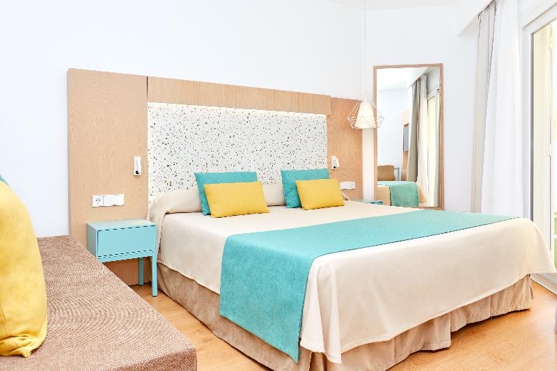 סטודיו פרמיום, Universal Aparthotel Elisa