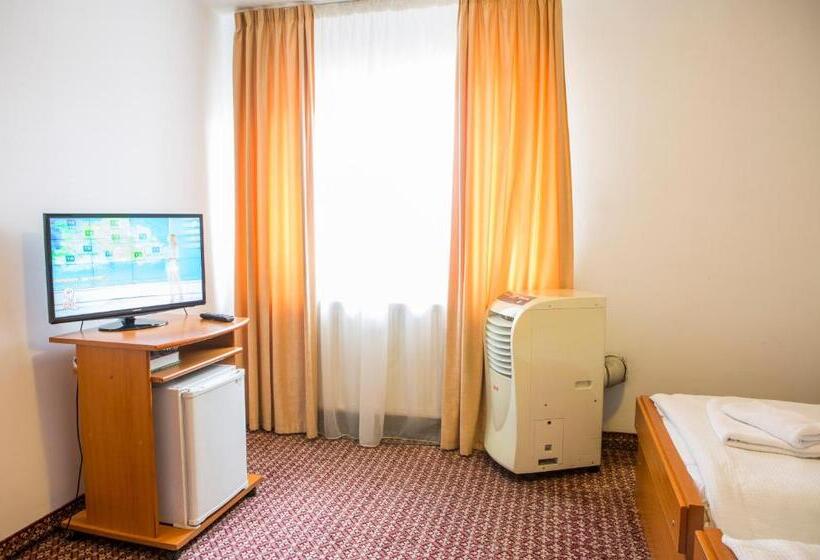 スタンダードルーム, Darina