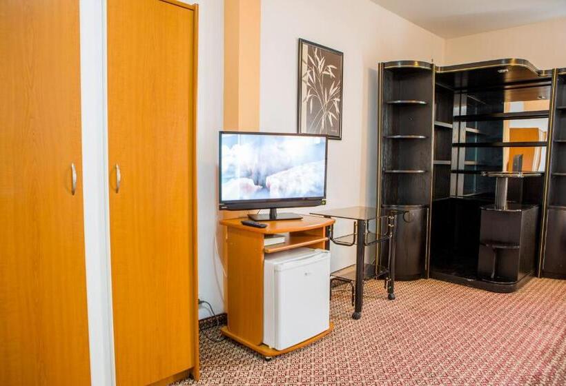 ジュニアスイート, Darina