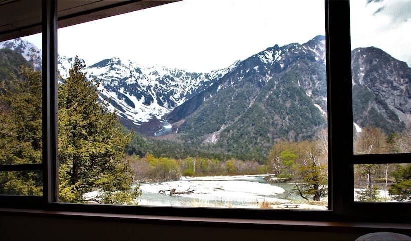 اتاق استاندارد با چشم‌انداز کوهستان, Kamikouchi Hotel Shirakabaso