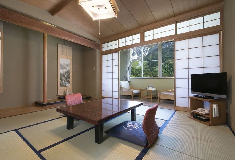 اتاق استاندارد با چشم‌انداز کوهستان, Kamikouchi Hotel Shirakabaso