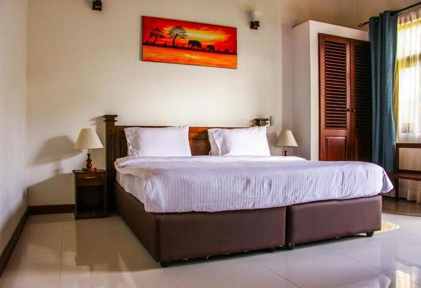 Номер Deluxe, Hikka Sandy Pearl Beach Resort