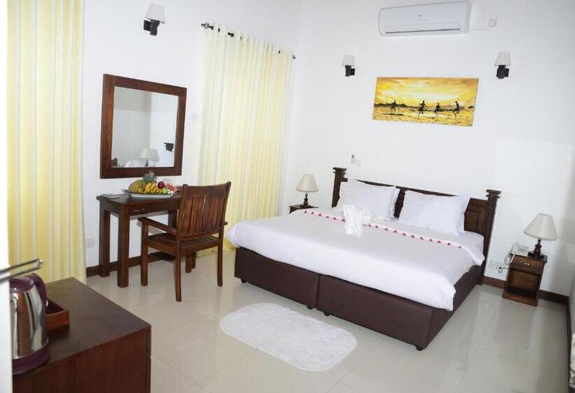 Номер Deluxe, Hikka Sandy Pearl Beach Resort