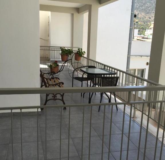 חדר דלוקס נוף לגינה, Methanion