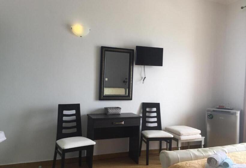 חדר דלוקס נוף לגינה, Methanion