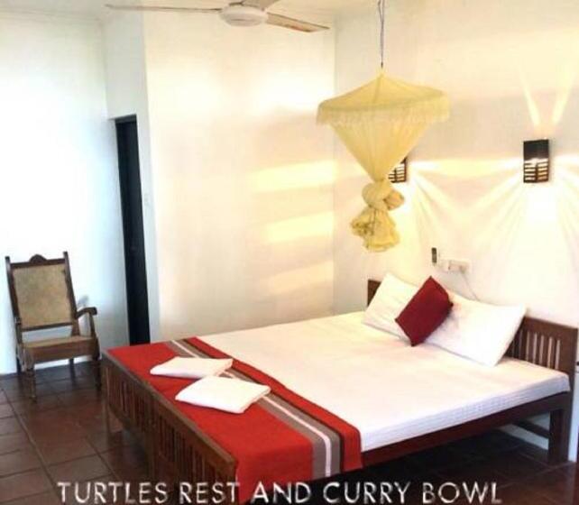 デラックスルーム, Curry Bowl Restaurant & Turtles Rest