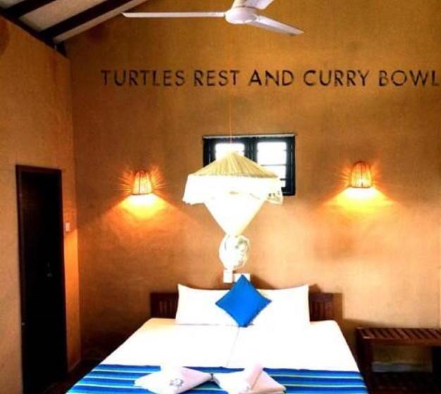 スーペリアールーム, Curry Bowl Restaurant & Turtles Rest