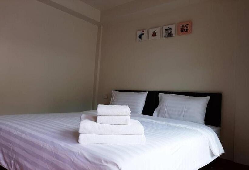 プールビュースタンダードルーム, Phenwaree Amphawa Resort