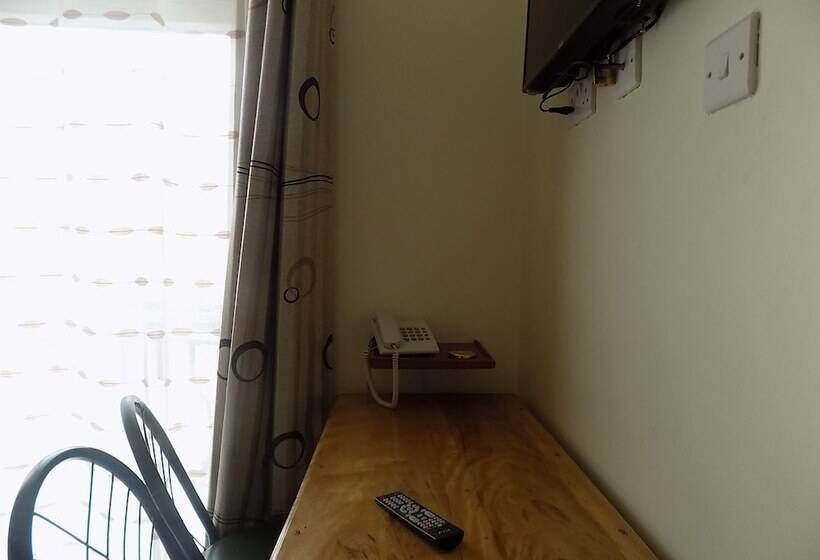 اتاق استاندارد, Relief Motel