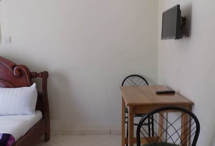 اتاق استاندارد, Relief Motel