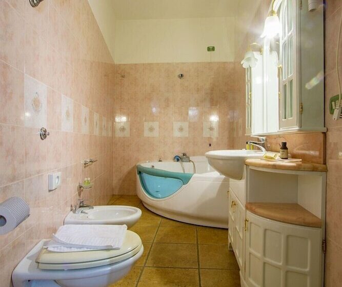 غرفة إقتصادية, Locanda Degli Illustri