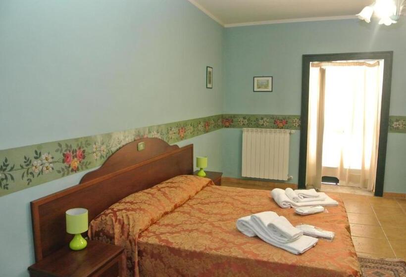 غرفة قياسية, Locanda Degli Illustri