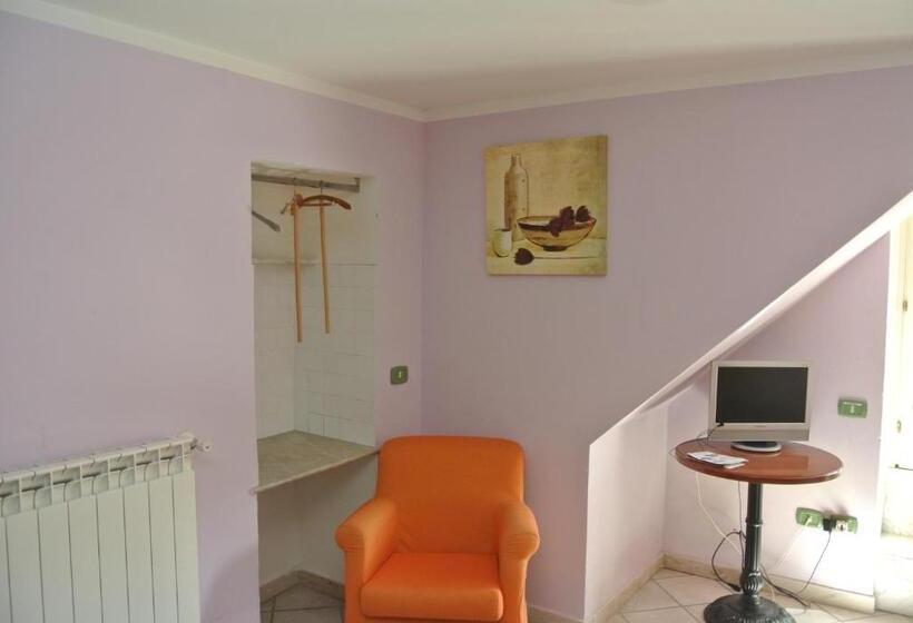 غرفة قياسية, Locanda Degli Illustri