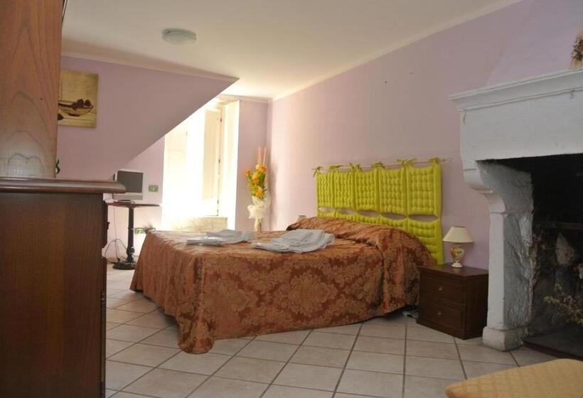 غرفة إقتصادية, Locanda Degli Illustri