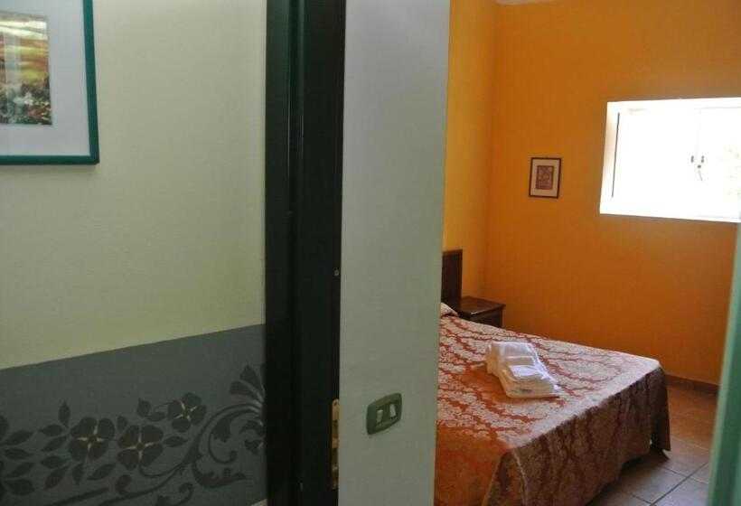 غرفة عائلية, Locanda Degli Illustri