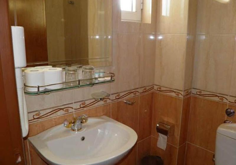 标准单人间, Meletiou