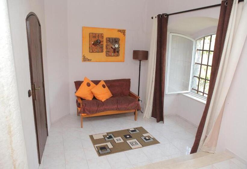 패밀리 스튜디오, Quinta De Rio Alcaide