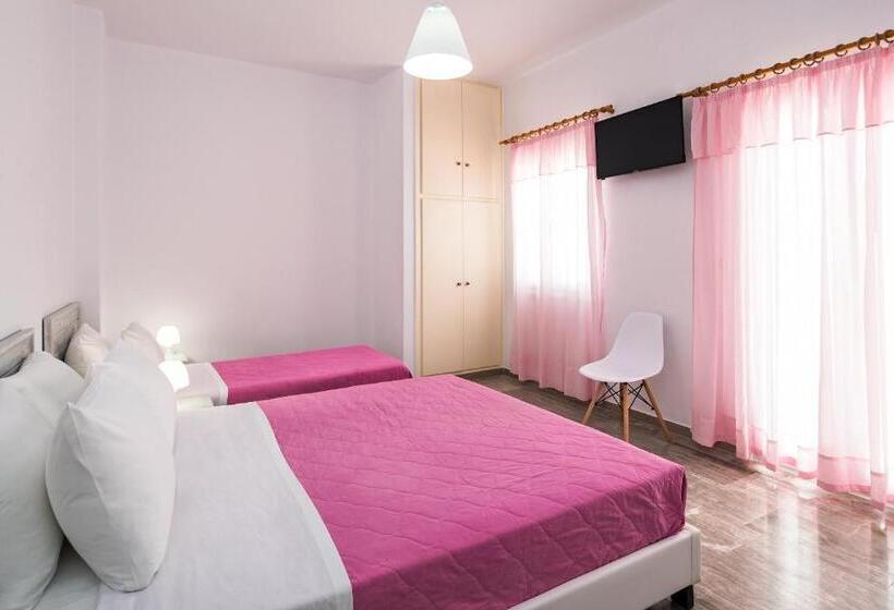 Chambre Triple Economy, Villa Kavallaris & Apartments