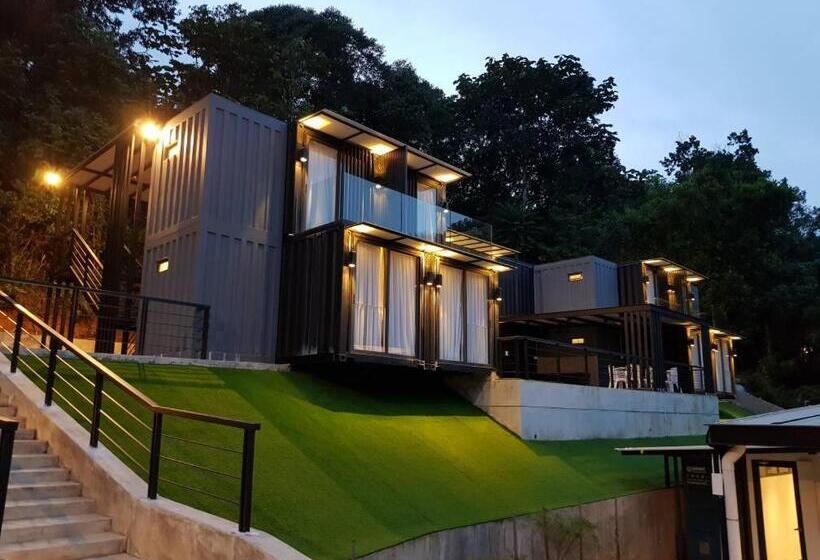 غرفة قياسية ثلاثية مزودة بشرفة, Casa Hill Resort