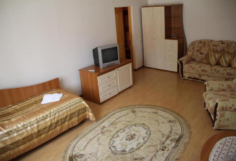 스탠다드 트리플 룸, готель мараморош