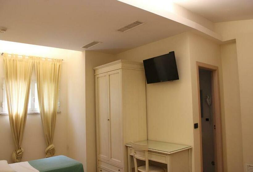 Номер Стандарт Трехместный, La Locanda Del Borgo