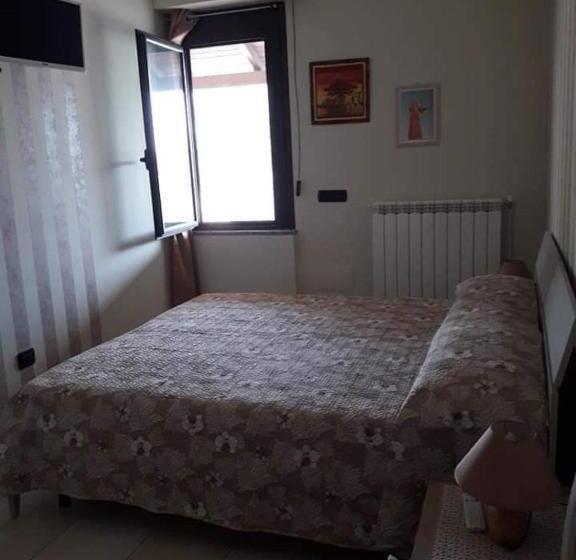 带共用浴室的标准房间, B&b Villa Santa Sofia By Holidayngo