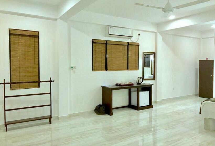 Номер Стандарт Вид на Озеро, Ashansa Lagoon Resort