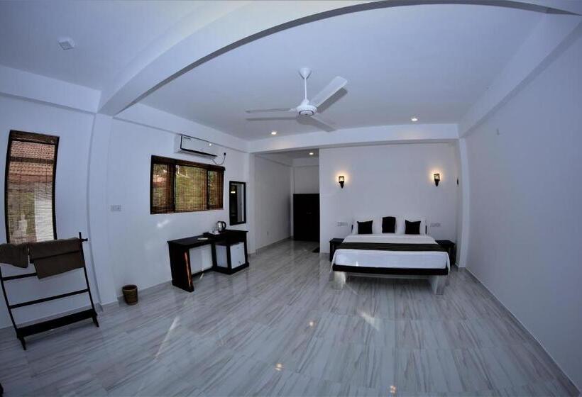 Номер Стандарт Вид на Озеро, Ashansa Lagoon Resort