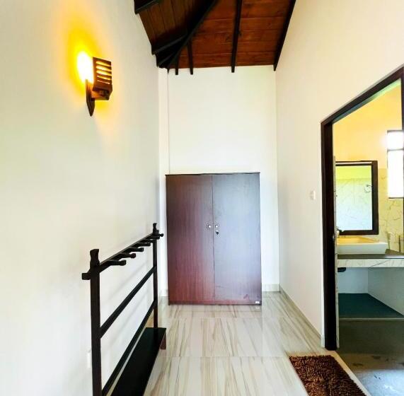 Номер Стандарт Вид на Озеро, Ashansa Lagoon Resort