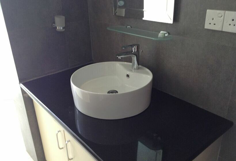 스탠다드 룸 더블 침대, Grindlays Regency