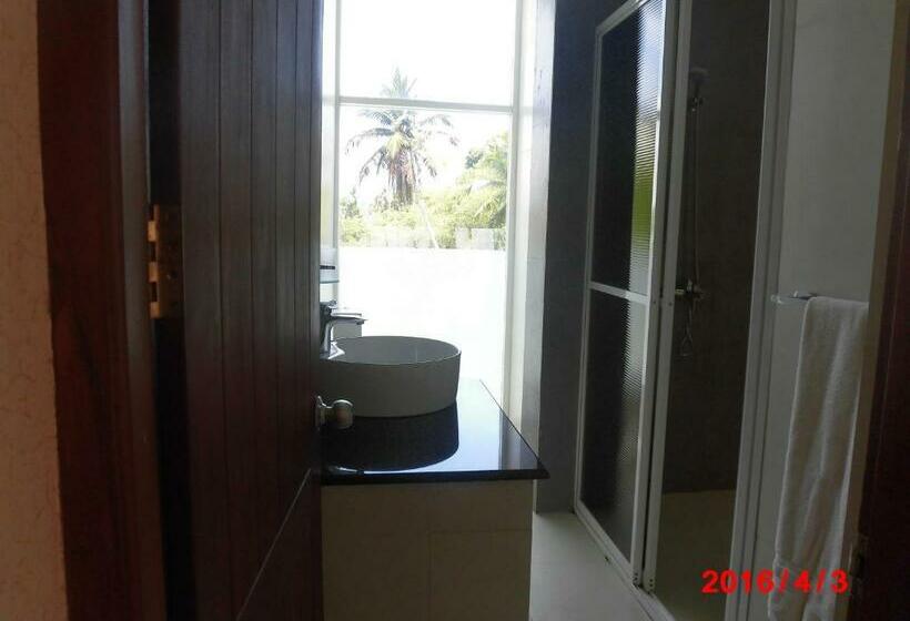 패밀리 룸, Grindlays Regency