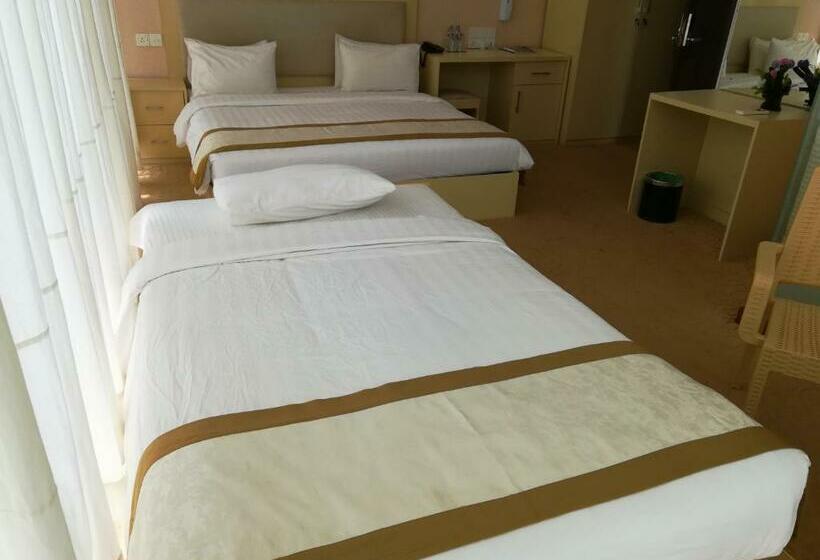 패밀리 룸, Grindlays Regency