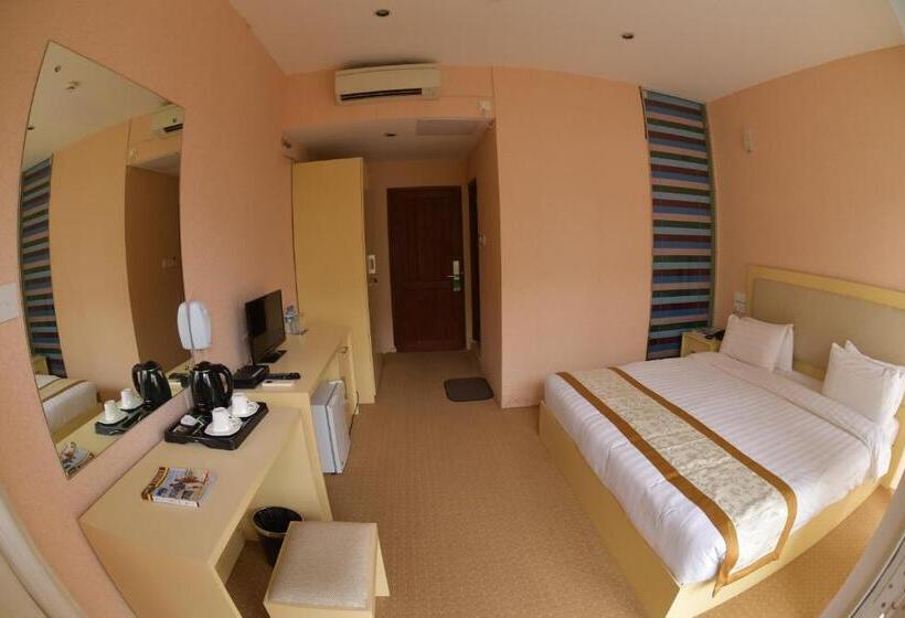 Номер Стандарт, Grindlays Regency