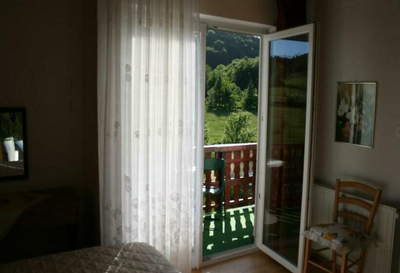 スタンダードルーム, Adriana Guesthouse