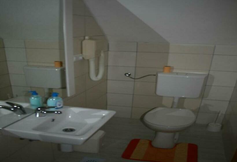 スタンダードルーム, Adriana Guesthouse