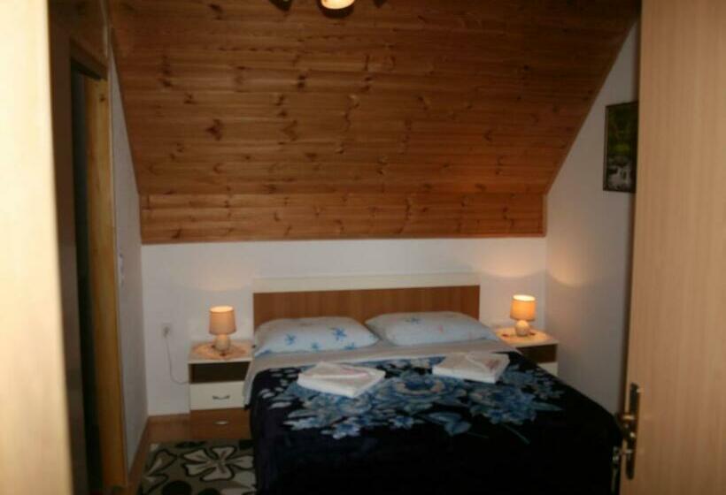 スタンダードルーム, Adriana Guesthouse