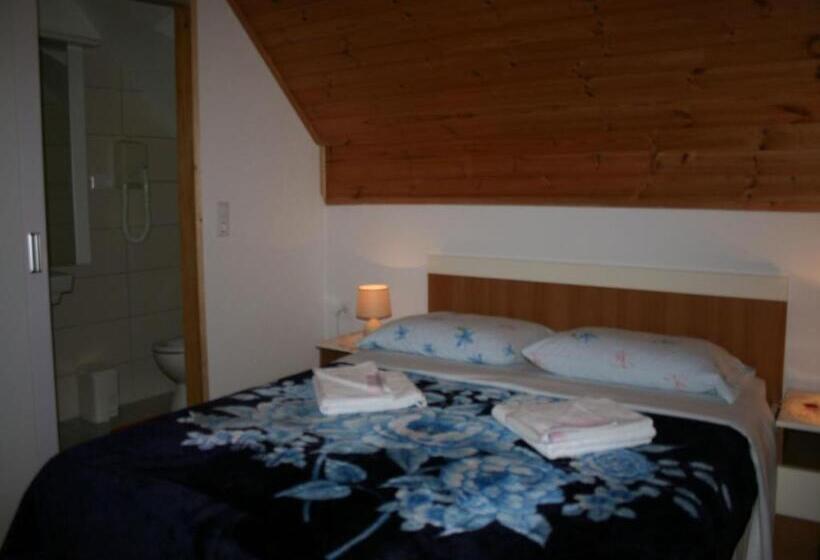 スタンダードルーム, Adriana Guesthouse