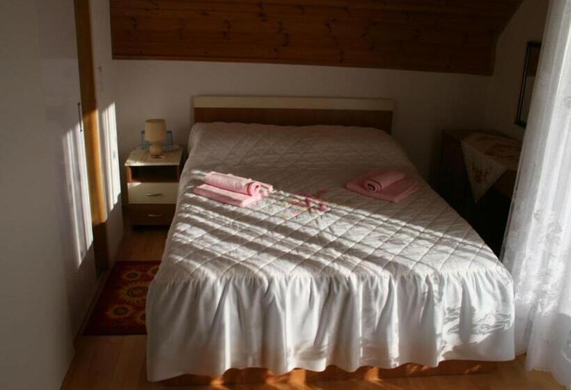 スタンダードルーム, Adriana Guesthouse