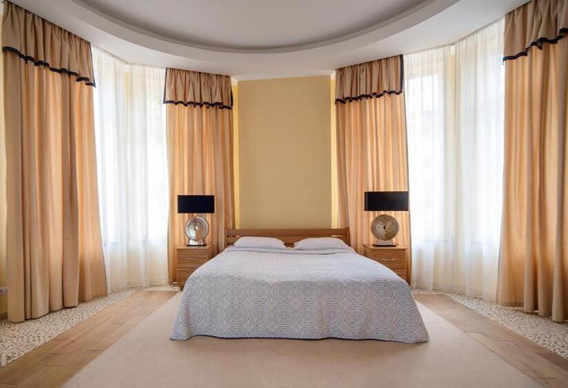 חדר סופריור לארבעה, Letizia Country Club