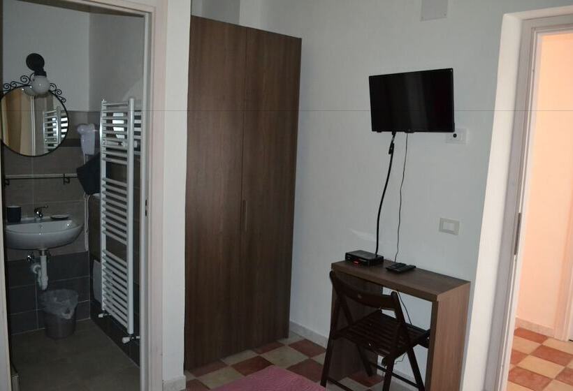 غرفة قياسية فردية, Magia Del Turano