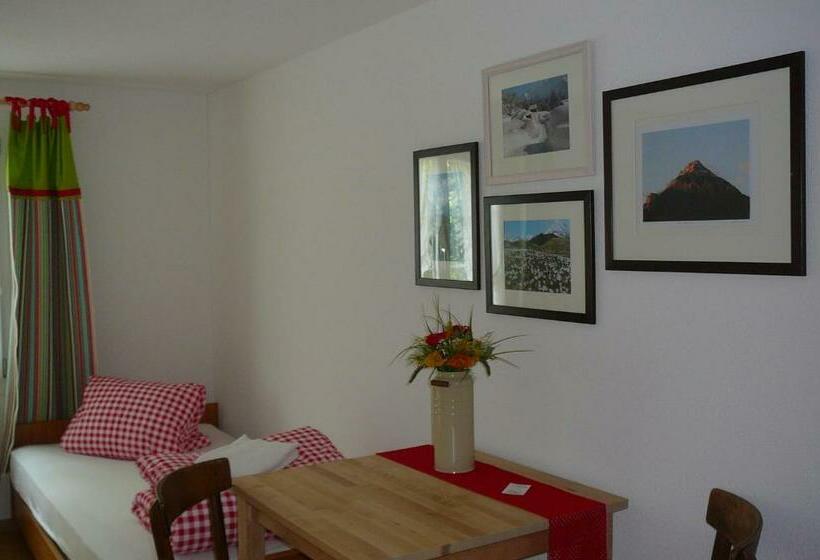 غرفة قياسية ثلاثية, Gästehaus Schäfli