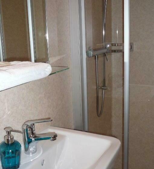 غرفة قياسية رباعية, Gästehaus Schäfli