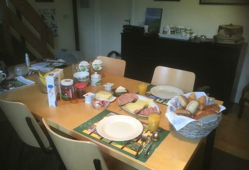 شقة غرفة واحدة, B & B Zazza